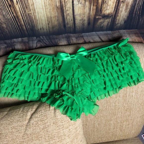 NWT Green Ruffle Booty Shorts - Picture 1 of 3